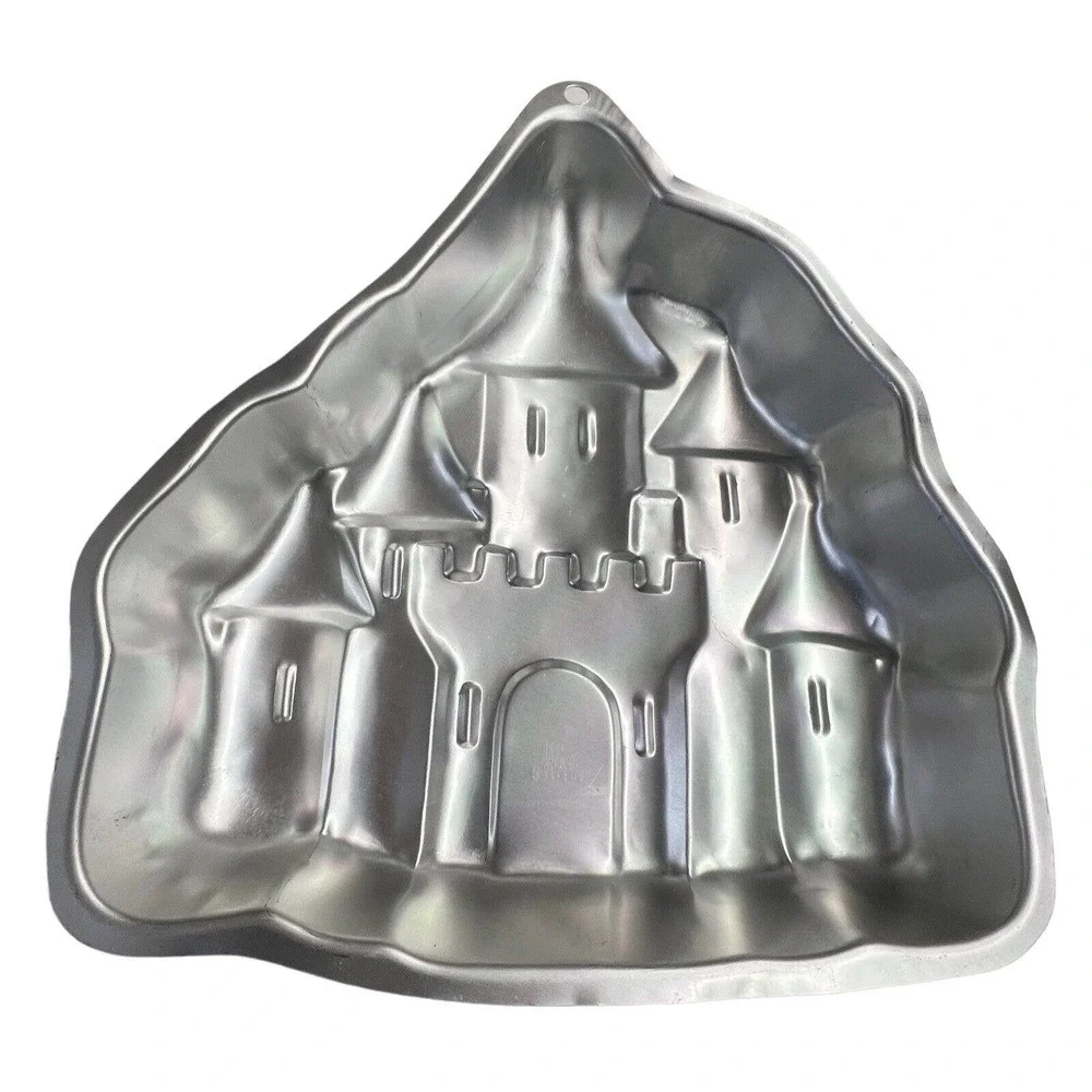 Vintage 1998 Wilton Enchanted‎ Castle Cake Pan Party Birthday #2105-2031